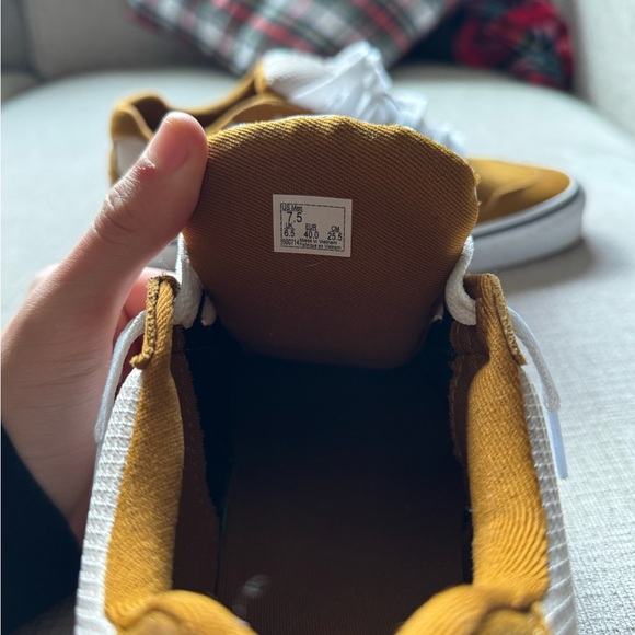 Men’s Vans 7.5 - Picture 5 of 5